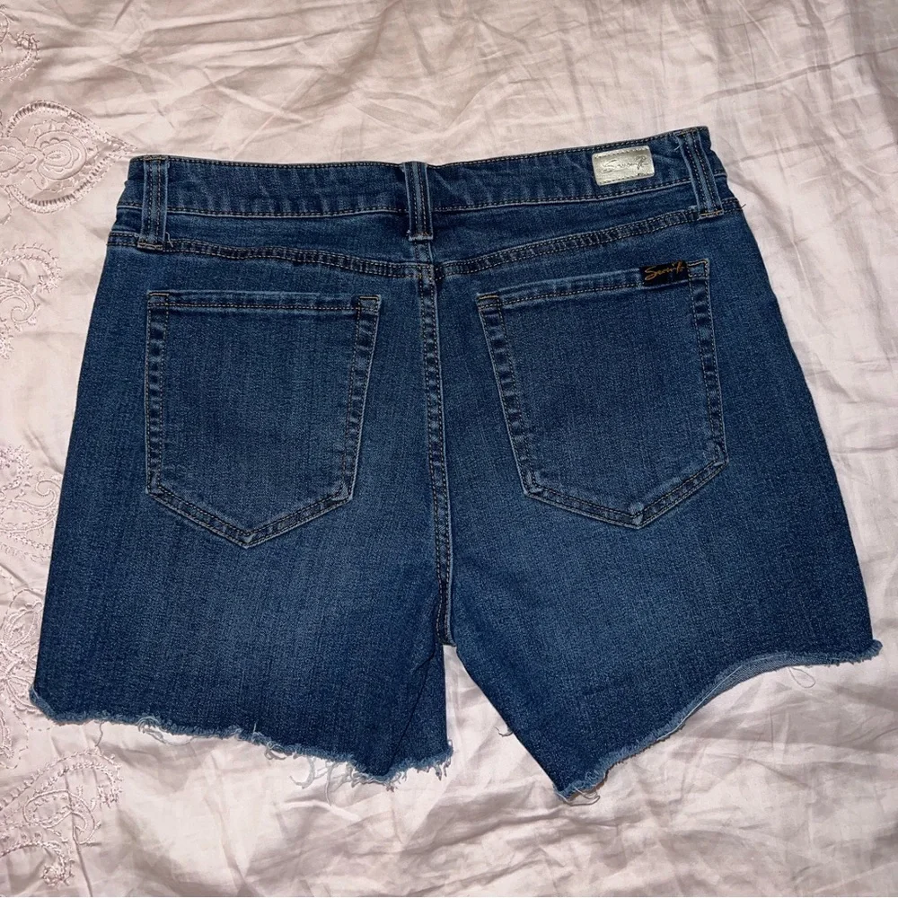 Seven7 Distressed Denim Shorts Medium Wash Raw Hem Size 6